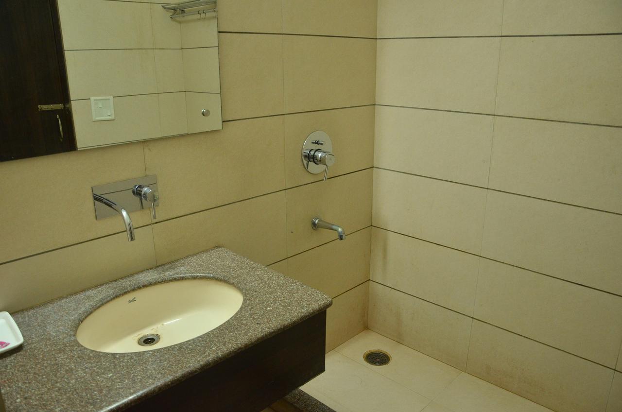 Hotel Milan Palace Amritszár Kültér fotó